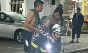 Cháy căn hộ tầng 4 chung cư ở Hà Nội